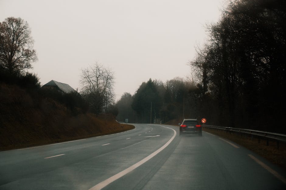  Geschwindigkeitsbeschränkungen bei Nebel bedenken